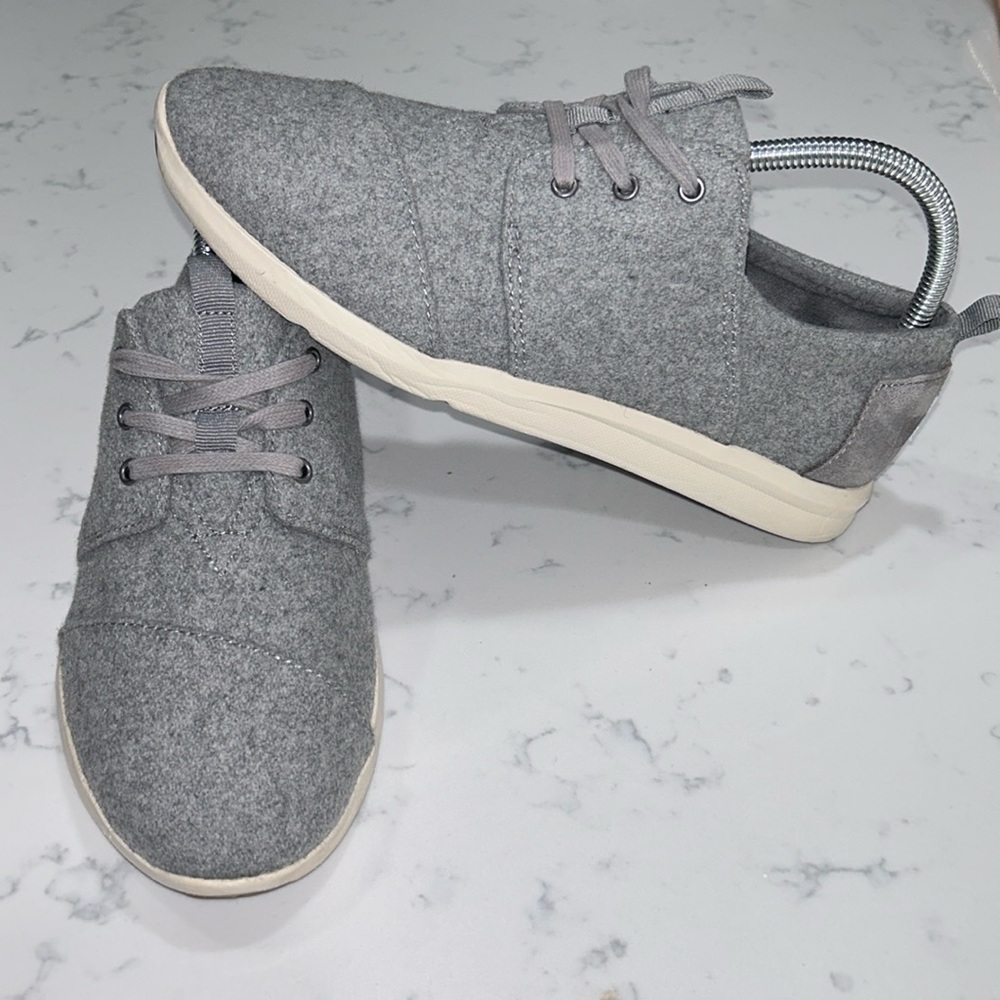 Toms Wool Felt Tie Shoe Womens Size 9 - EUC